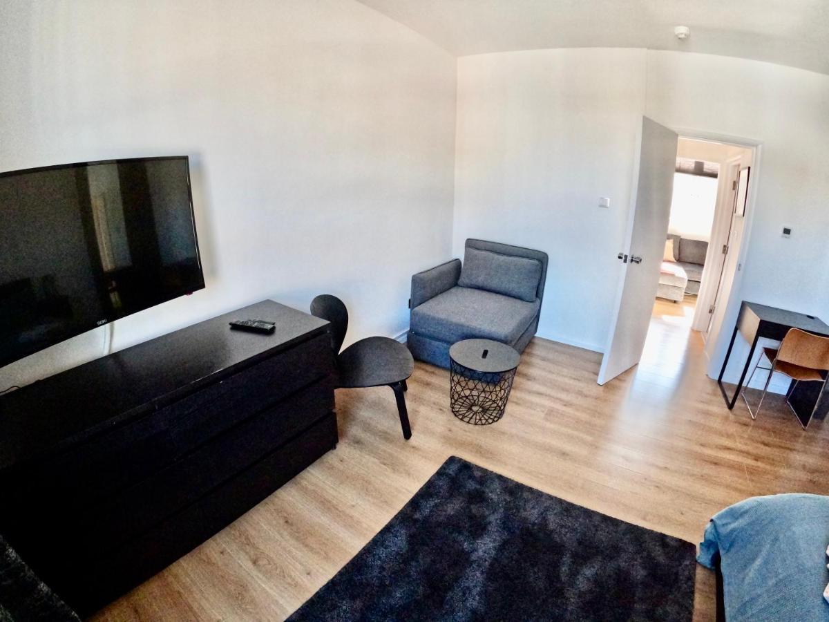 Lovely One Bedroom Flat Londen Buitenkant foto